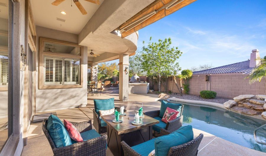 42047 N MOSS SPRINGS Rd, Anthem, AZ 85086 - 2 Beds, 3 Bath