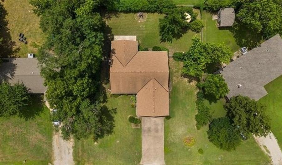 4005 Woodville Rd, Bartlesville, OK 74006 - 3 Beds, 2 Bath