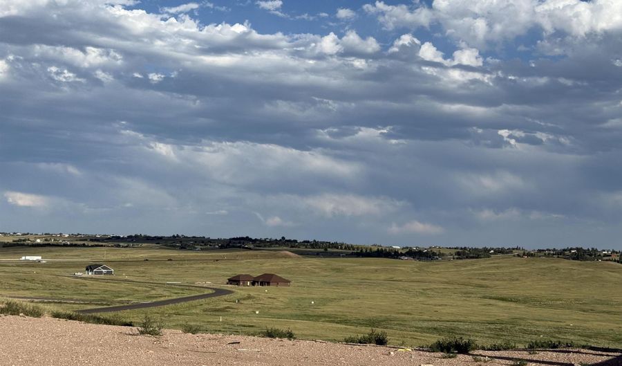 1811 WINEGLASS Rd, Cheyenne, WY 82009 - 5 Beds, 3 Bath