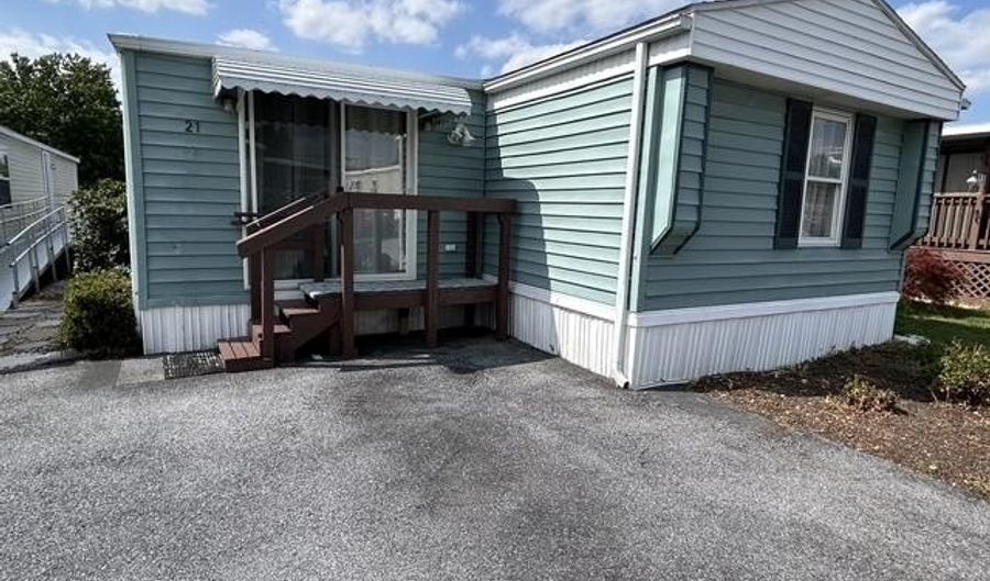 21 S GREEN ACRES Cir, Akron, PA 17501 - 3 Beds, 2 Bath