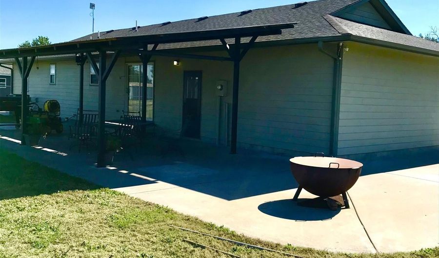 11120 SW 65th, Augusta, KS 67010 - 3 Beds, 2 Bath