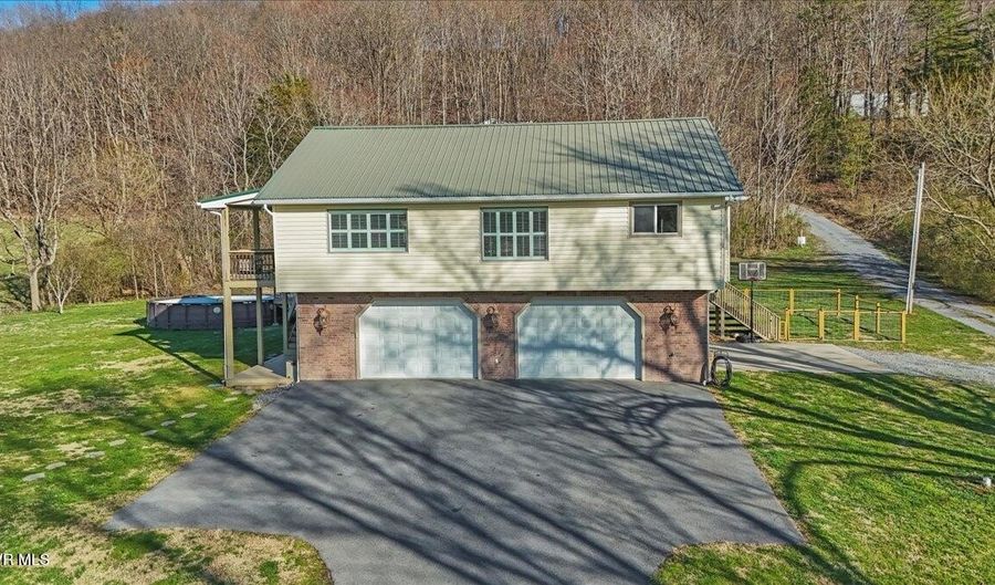 225 Mary Lamons Rd, Afton, TN 37616 - 6 Beds, 4 Bath