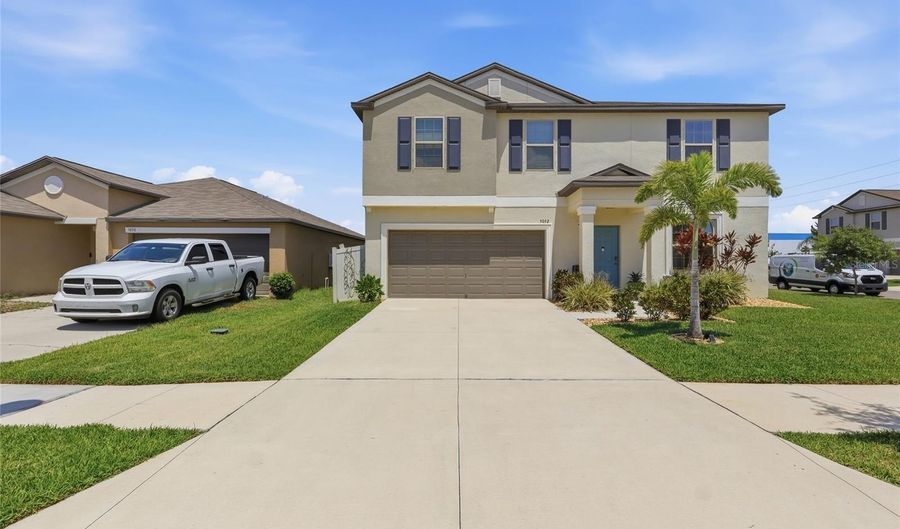 5052 WHITE CHICORY Dr, Apollo Beach, FL 33572 - 4 Beds, 3 Bath