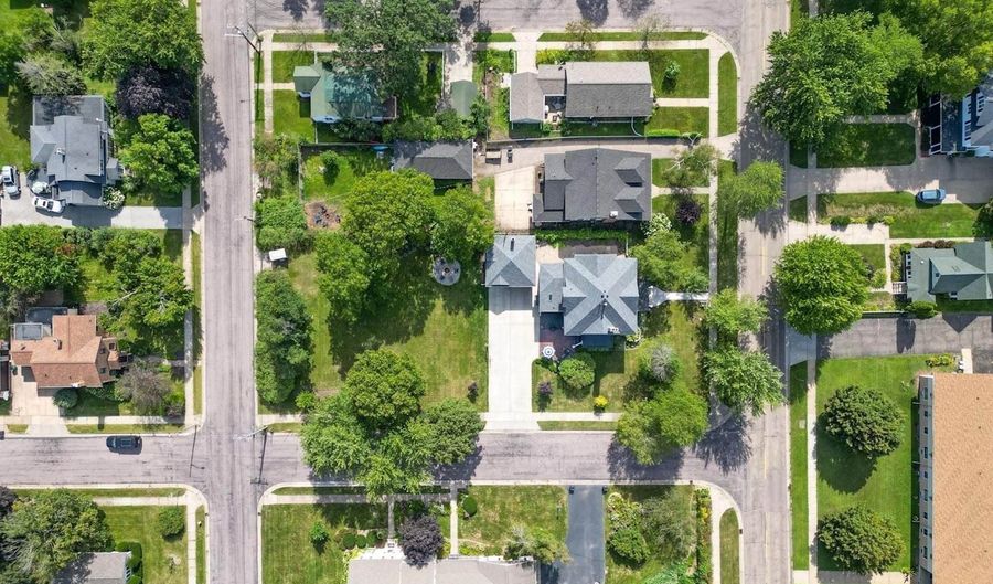 350 Madison St, Wisconsin Rapids, WI 54494 - 4 Beds, 5 Bath
