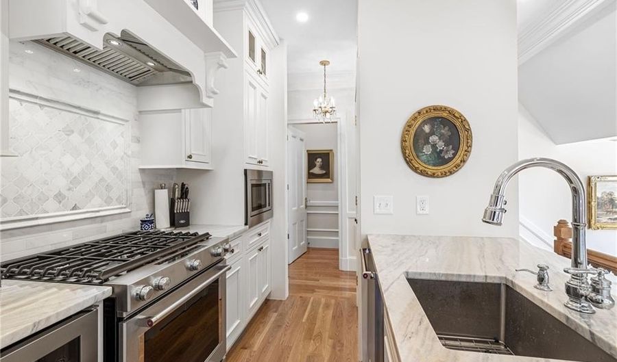 541 Bellevue Ave 5, Newport, RI 02840 - 2 Beds, 2 Bath