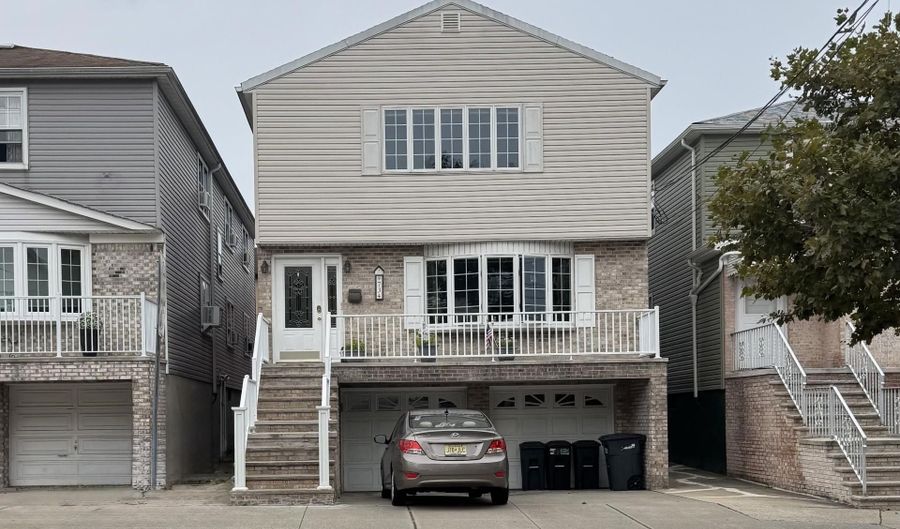734 KENNEDY Blvd, Bayonne, NJ 07002 - 3 Beds, 2 Bath