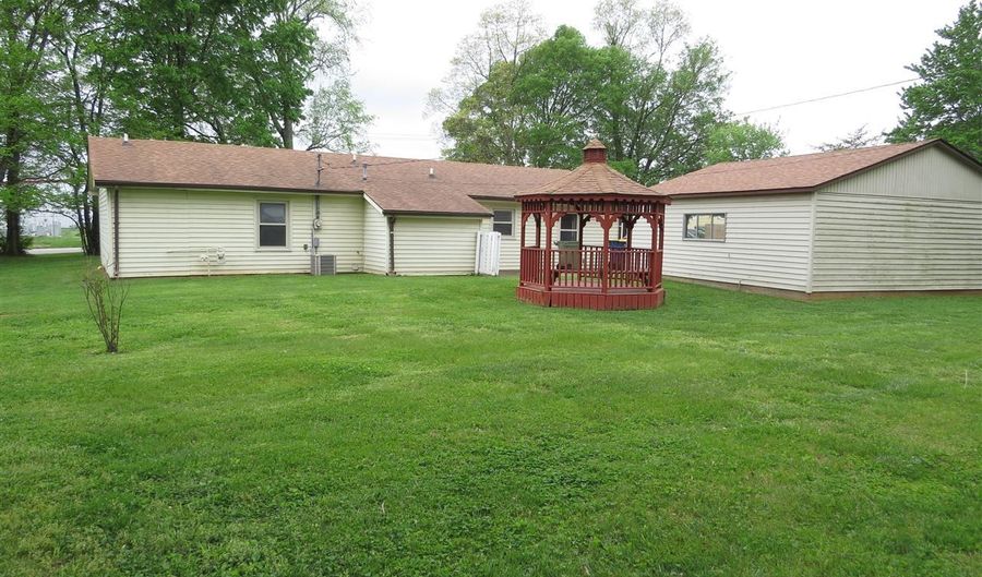 384 Commerce St, Bowling Green, KY 42101 - 3 Beds, 2 Bath
