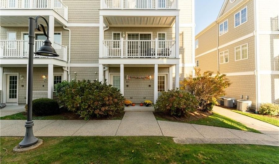 683 Metacom Ave 79, Bristol, RI 02809 - 2 Beds, 2 Bath