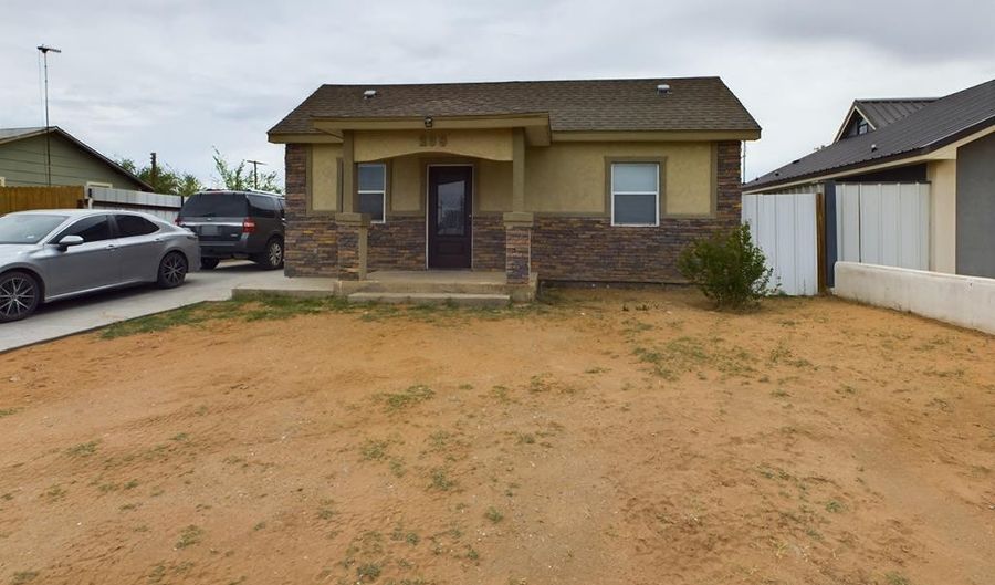 209 SW 2nd St, Andrews, TX 79714 - 4 Beds, 3 Bath
