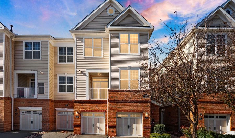 23305 MILLTOWN KNOLL Sq 106, Ashburn, VA 20148 - 2 Beds, 3 Bath