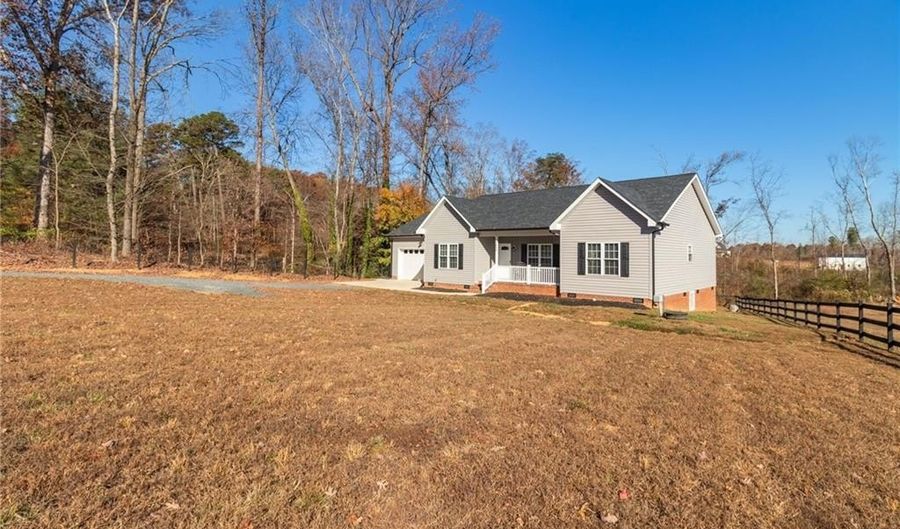 3643 Buffalo Ford Rd, Asheboro, NC 27205 - 3 Beds, 2 Bath