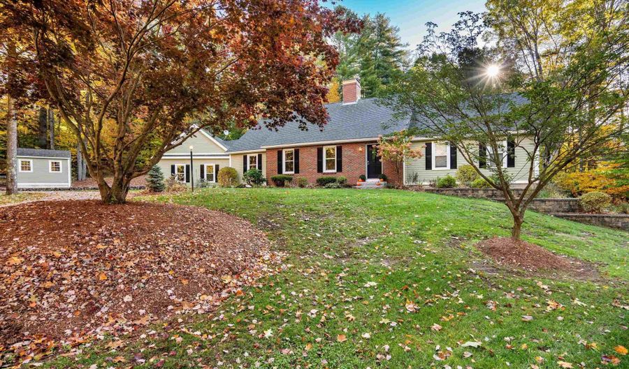 3 Chickadee Ct, Bedford, NH 03110 - 4 Beds, 4 Bath