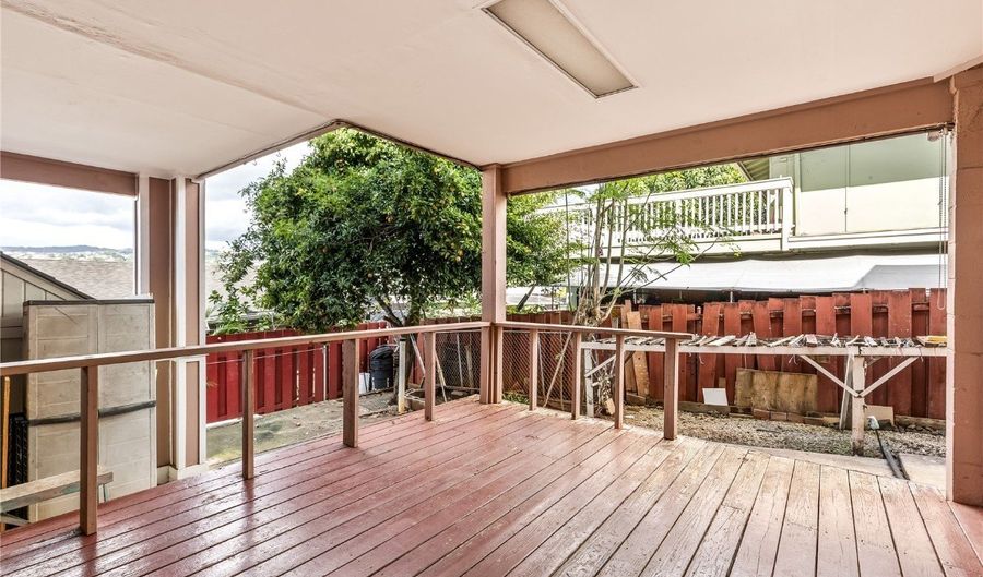 4202 Halupa St, Honolulu, HI 96818 - 7 Beds, 4 Bath