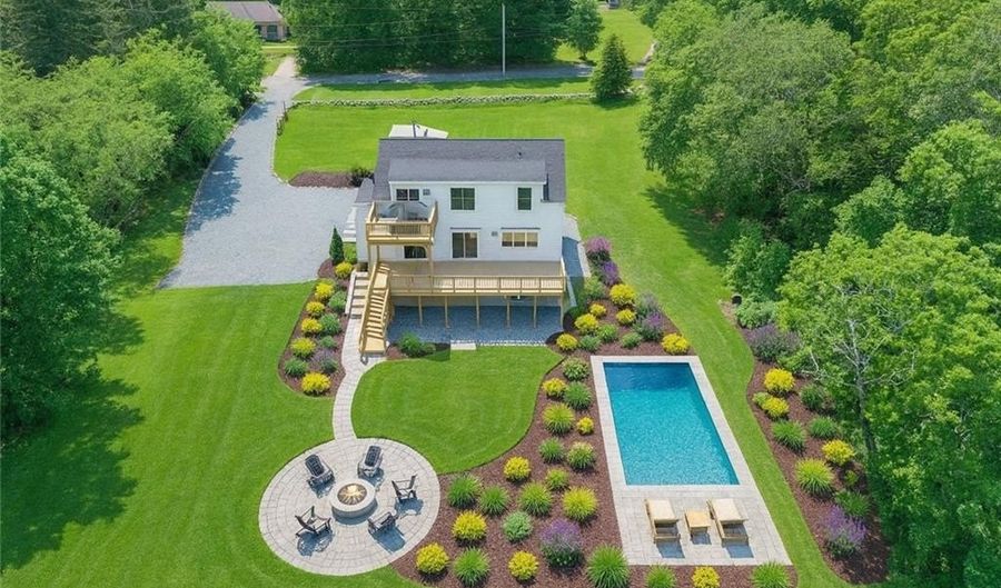 26 Old Stone Church Rd, Little Compton, RI 02837 - 4 Beds, 4 Bath