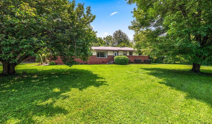 1239 Dossett St, Athens, TN 37303 - 3 Beds, 2 Bath