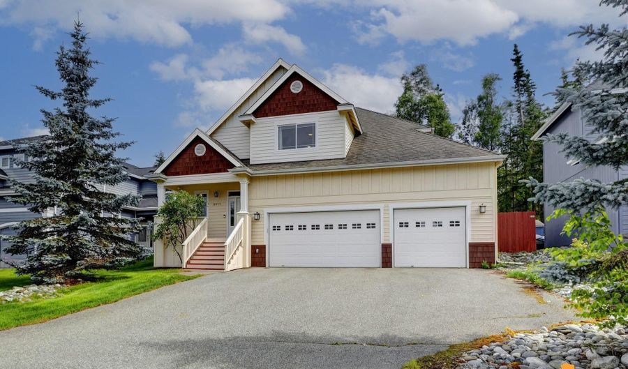 8977 Valley Brook Cir, Anchorage, AK 99507 - 4 Beds, 3 Bath