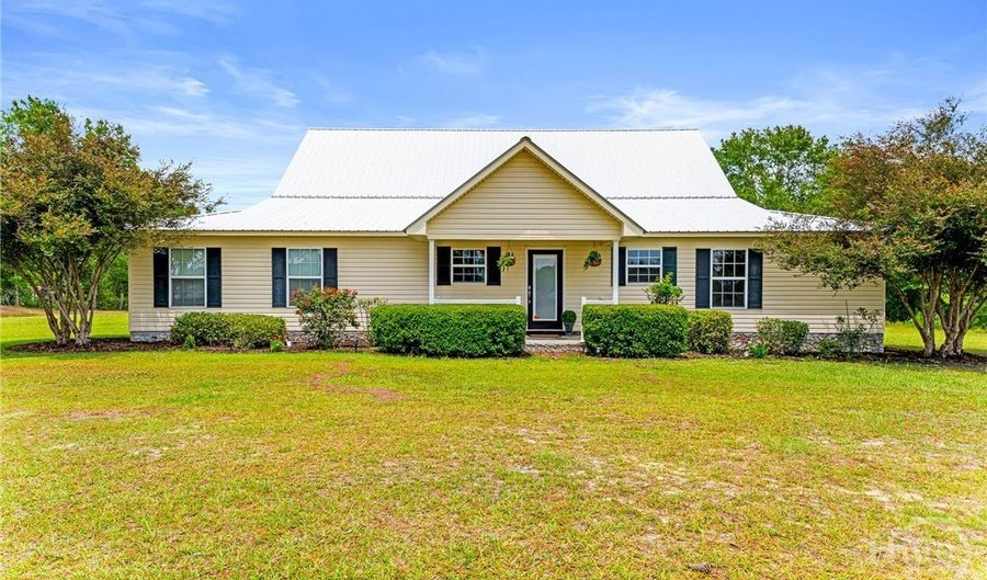 762 Old McLeod Bridge Rd, Adrian, GA 31002 - 4 Beds, 3 Bath