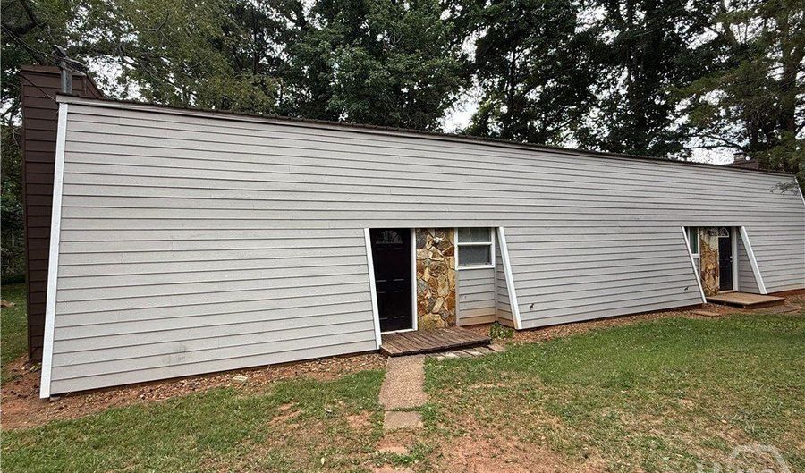 232 Rustwood Dr, Athens, GA 30606 - 2 Beds, 1 Bath