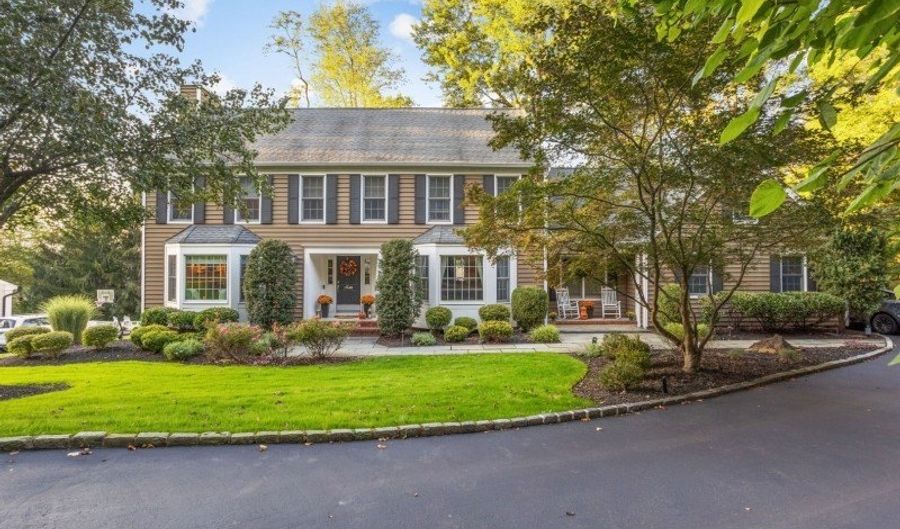 100 Hickory Tavern Rd, Long Hill Twp., NJ 07933 - 4 Beds, 3 Bath
