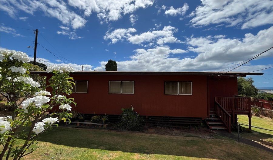 92-611 Newa St, Kapolei, HI 96707 - 3 Beds, 1 Bath