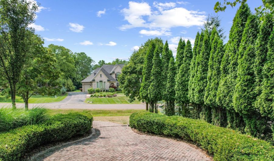 2086 Autumn Hill Dr, Ann Arbor, MI 48103 - 4 Beds, 6 Bath