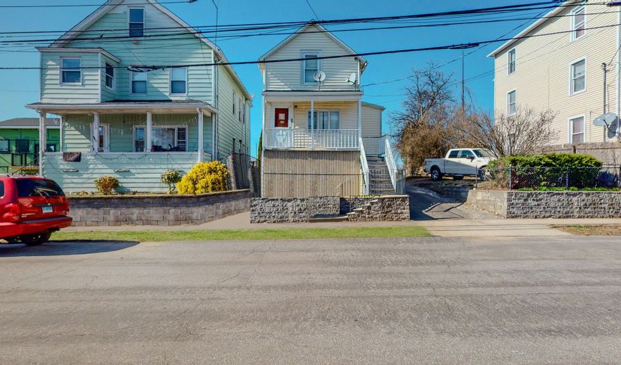 96 Davis Ave, Bridgeport, CT 06605 - 2 Beds, 2 Bath