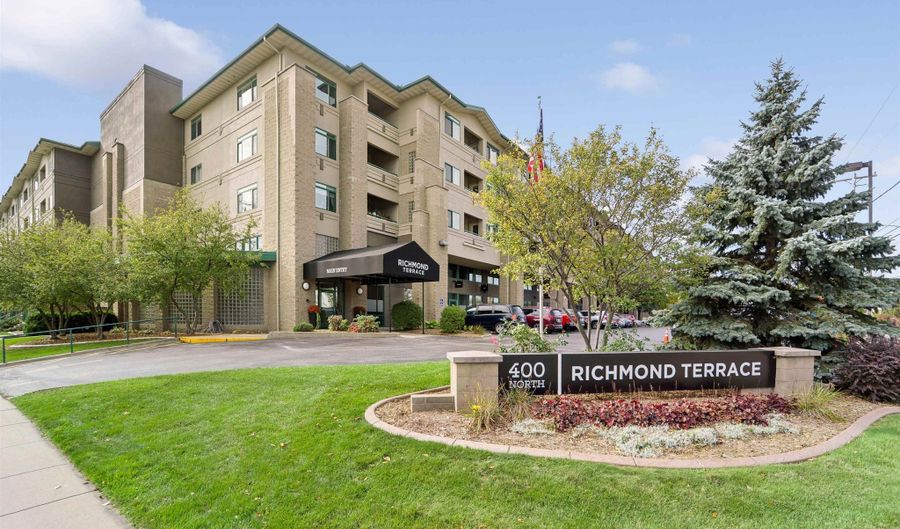 400 N RICHMOND St 323, Appleton, WI 54911 - 2 Beds, 2 Bath