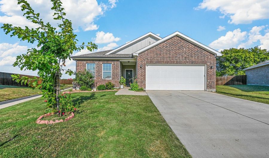 1922 Rodeo Dr, Anna, TX 75409 - 4 Beds, 2 Bath