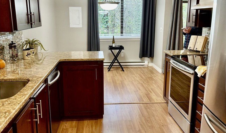 6745 SW SCHOLLS FERRY Rd 38, Beaverton, OR 97008 - 2 Beds, 2 Bath