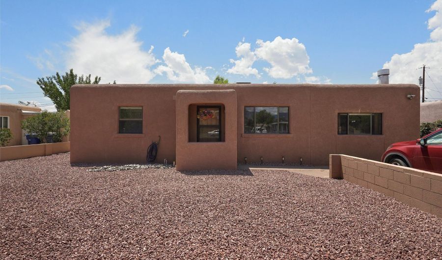 2729 Aliso Dr NE, Albuquerque, NM 87110 - 3 Beds, 2 Bath