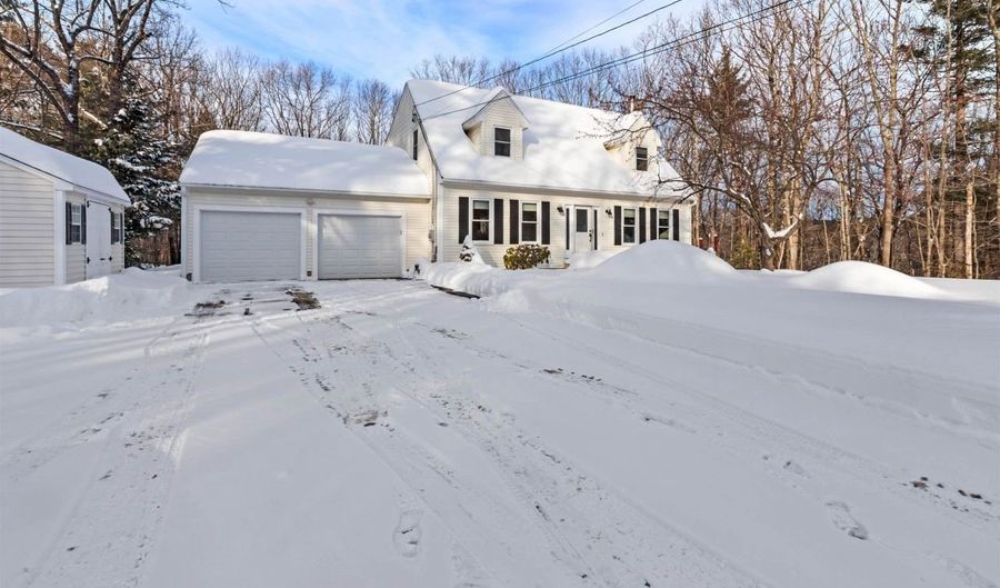 9 Mosher Dr, Brookline, NH 03033 - 3 Beds, 3 Bath