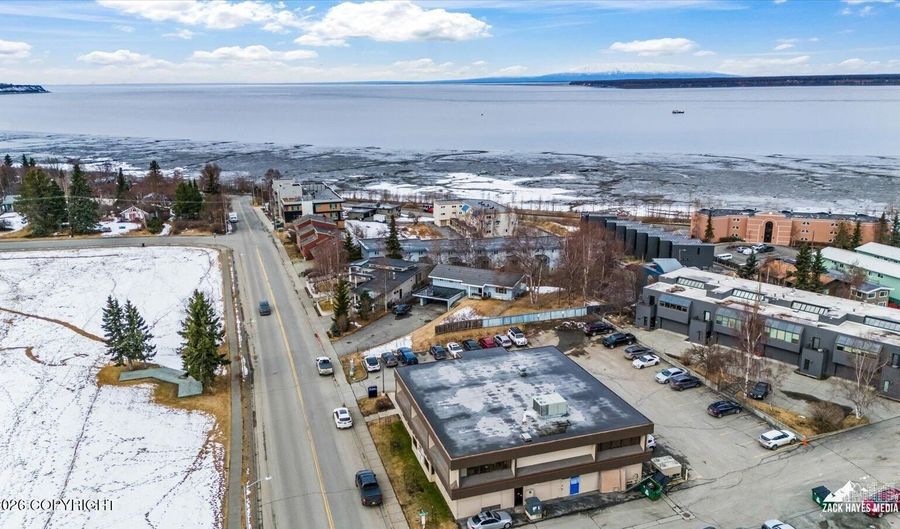 1401 W 9th Ave, Anchorage, AK 99501 - 5 Beds, 3 Bath