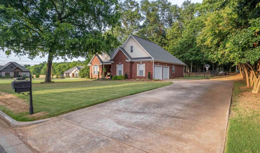 17 KENSINGTON Ct, Alexandria, AL 36250 - 4 Beds, 3 Bath