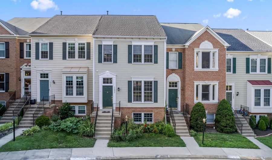 19893 UPLAND Ter, Ashburn, VA 20147 - 3 Beds, 3 Bath