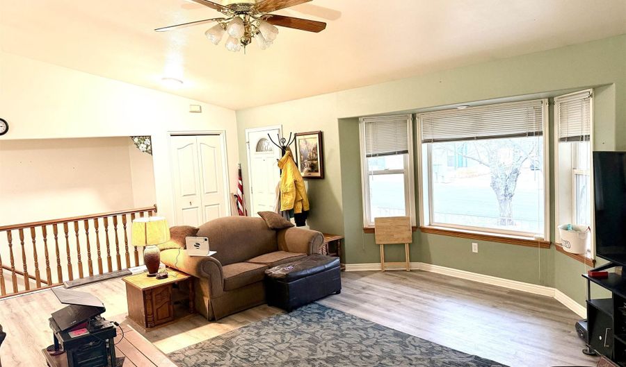 4946 Mary Ln, Chubbuck, ID 83202 - 5 Beds, 3 Bath