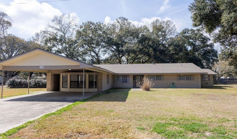 1058 S Berwick Ave, Basile, LA 70515 - 4 Beds, 4 Bath