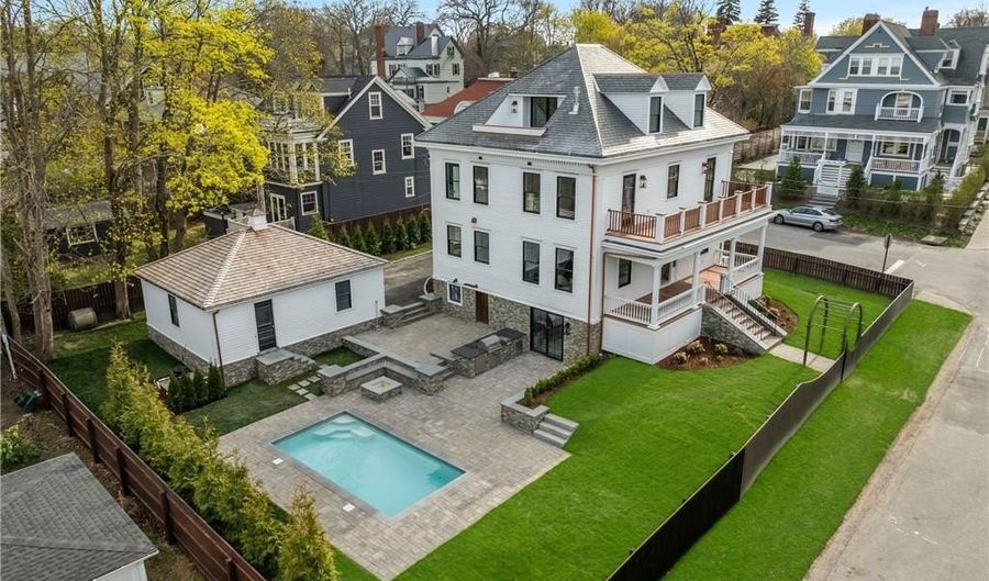 7 Champlin St, Newport, RI 02840 - 4 Beds, 6 Bath