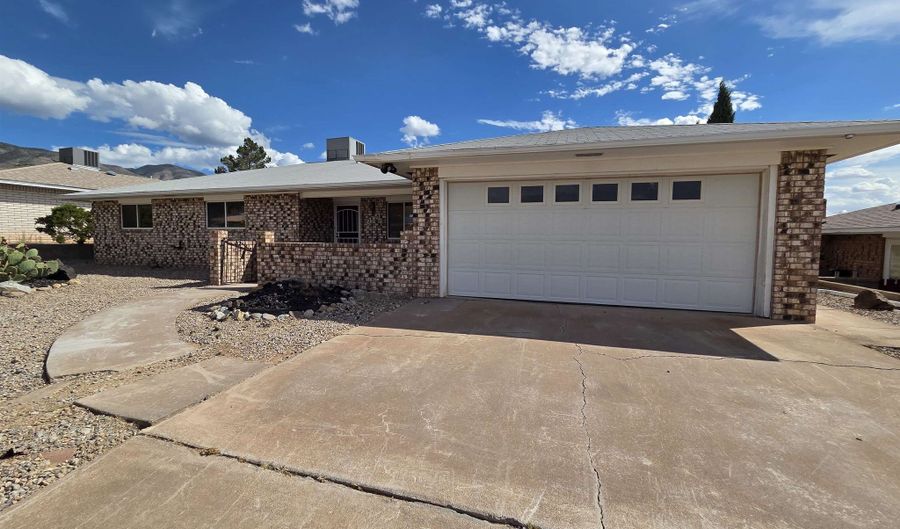 2828 Carmel Dr, Alamogordo, NM 88310 - 3 Beds, 2 Bath