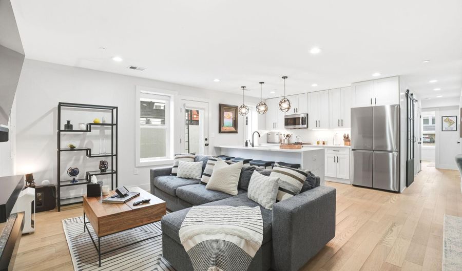 616 QUEBEC Pl NW 1, Washington, DC 20010 - 2 Beds, 2 Bath