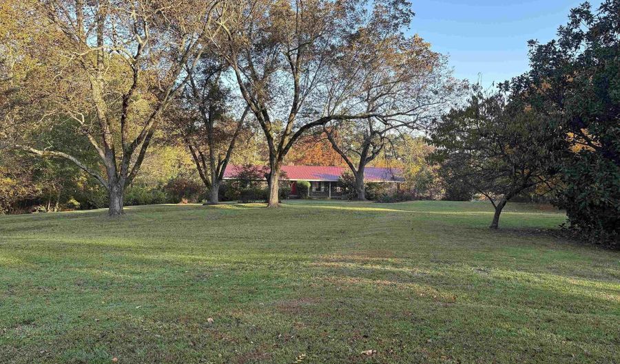 200 Robertson St, Albertville, AL 35951 - 3 Beds, 2 Bath