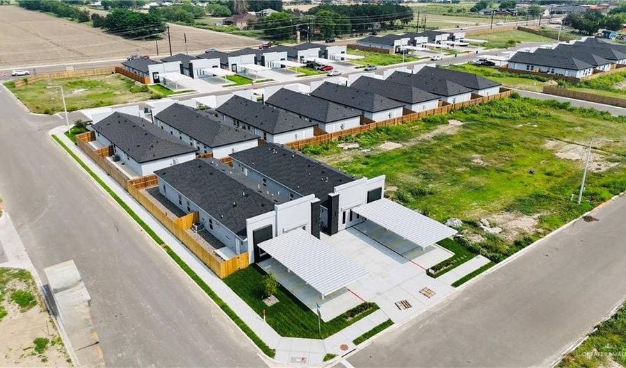 916 Glory St 3, Alamo, TX 78516 - 3 Beds, 2 Bath