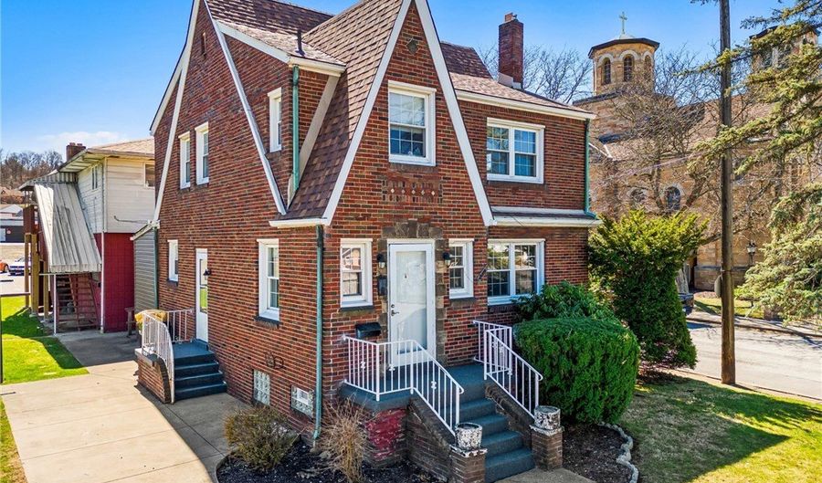 2119 Main St, Aliquippa, PA 15001 - 6 Beds, 5 Bath