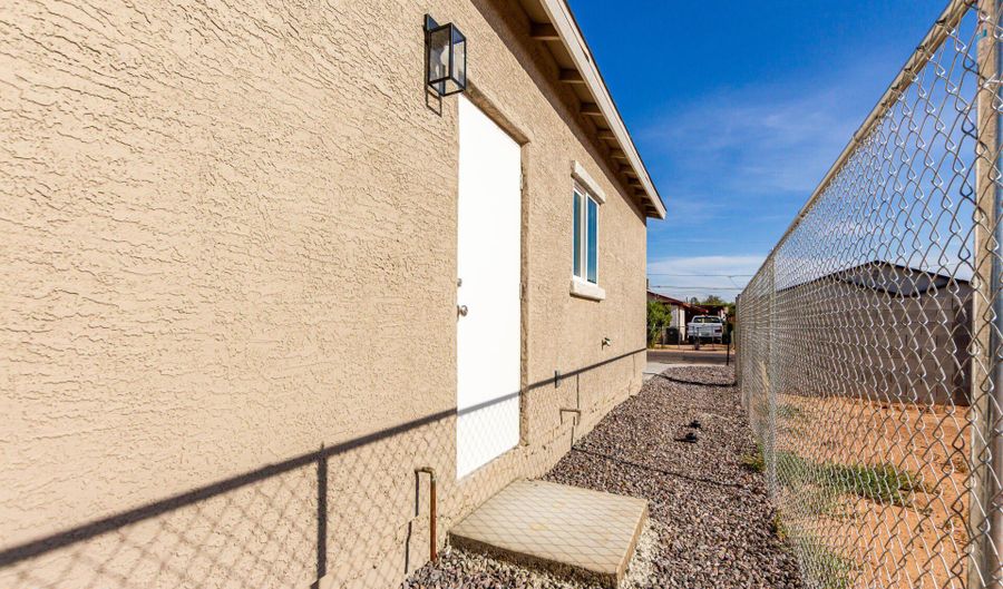 718 W OCOTILLO St, Casa Grande, AZ 85122 - 3 Beds, 2 Bath