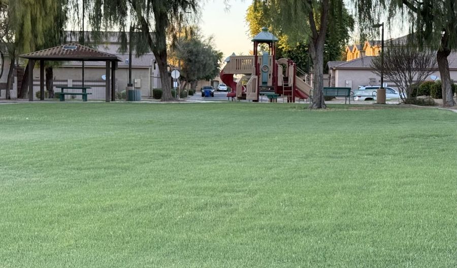 1057 S SACRAMENTO Pl, Chandler, AZ 85286 - 3 Beds, 2 Bath