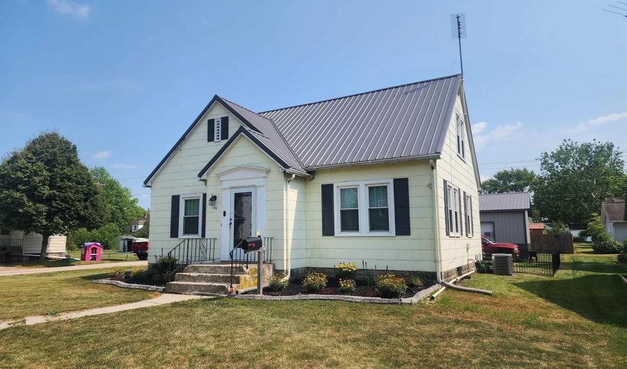 706 High St, Berne, IN 46711 - 3 Beds, 2 Bath
