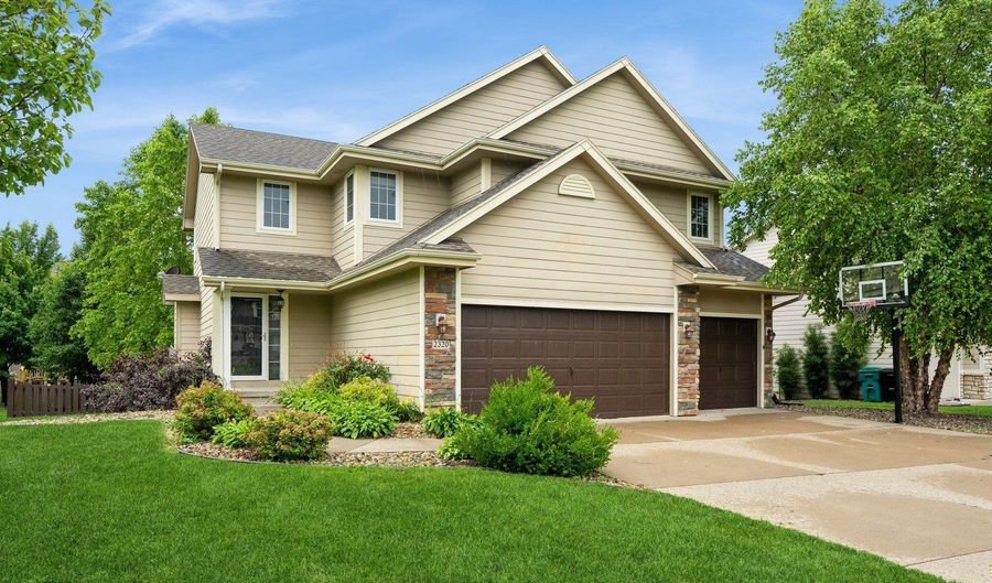 2320 NW Ashland Pkwy, Ankeny, IA 50023 - 4 Beds, 4 Bath