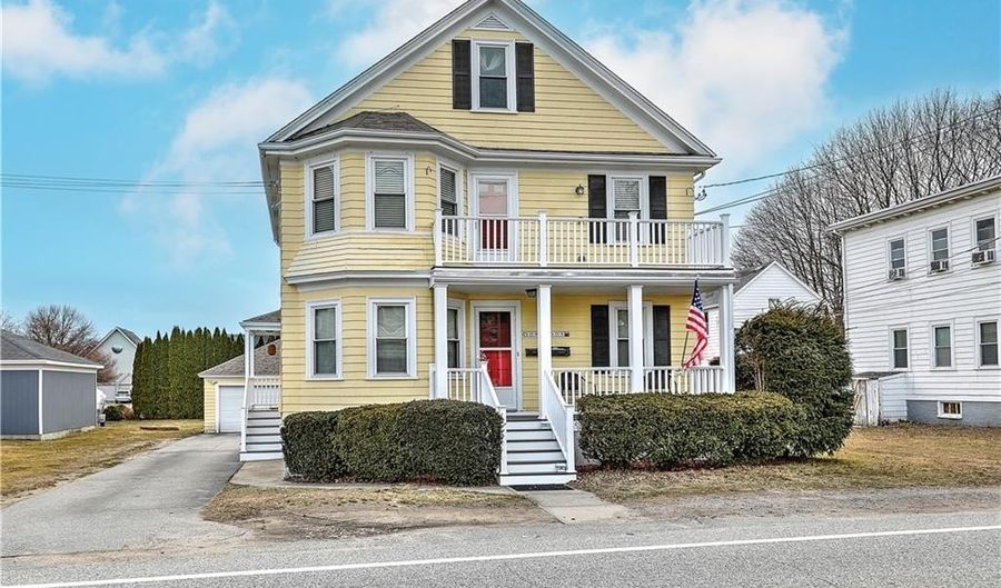 509 Middle Highway Hwy 2, Barrington, RI 02806 - 4 Beds, 1 Bath