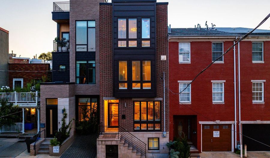 720 S 19TH St, Philadelphia, PA 19146 - 4 Beds, 4 Bath