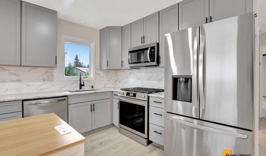 3430 Evergreen St, Anchorage, AK 99504 - 4 Beds, 2 Bath