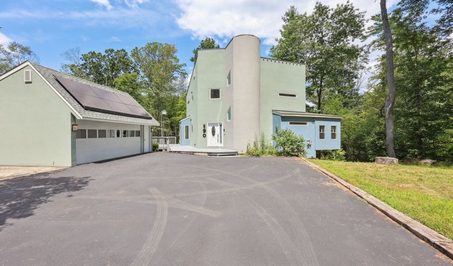 90 Red Hill Rd, Branford, CT 06405 - 3 Beds, 3 Bath